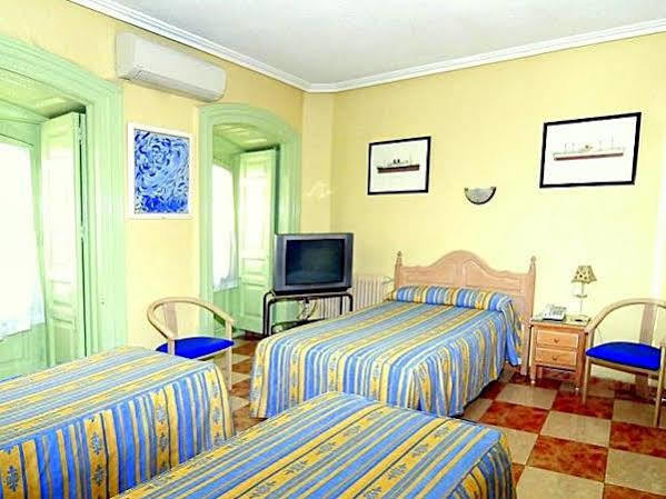 Ch Plaza D'Ort Rooms IV Madrid Bagian luar foto
