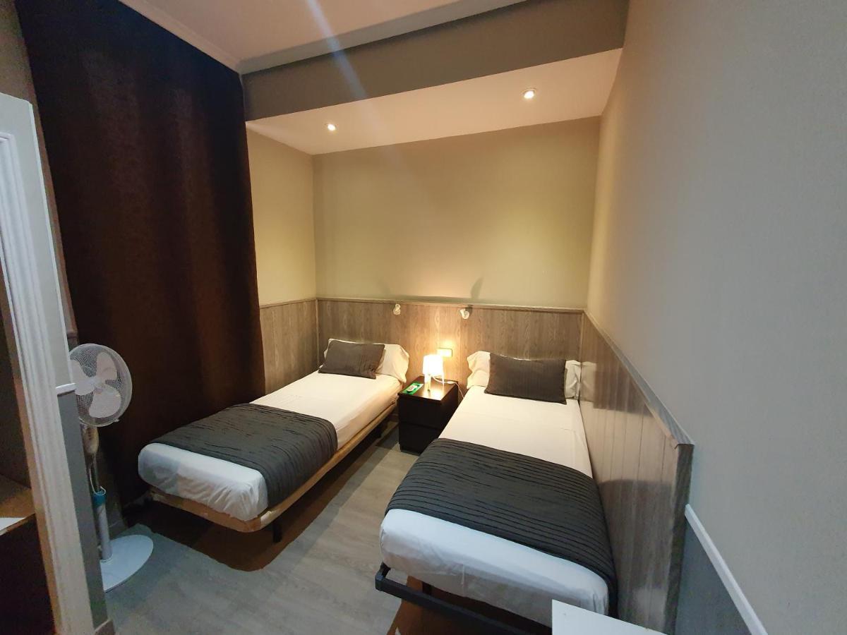 Ch Plaza D'Ort Rooms IV Madrid Bagian luar foto